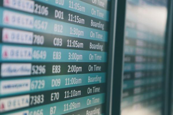 Mit dem Flightradar die Abflug- und Ankunftszeiten beobachten Mit dem Flightradar die Abflug- und Ankunftszeiten beobachten