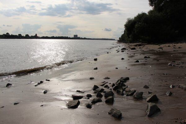 Wie lang ist der Elbstrand? Wie lang ist der Elbstrand?