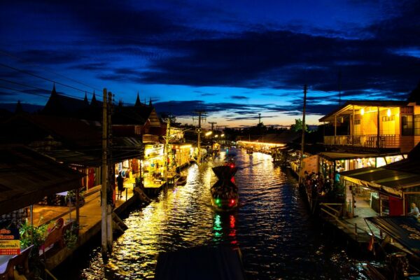 Amphawa Amphawa