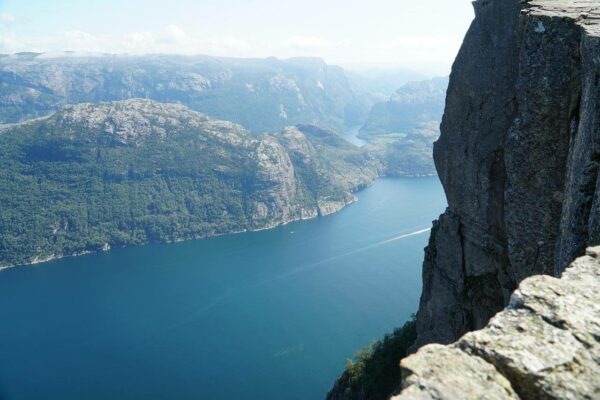 Atemberaubende Felsformation in Norwegen Atemberaubende Felsformation in Norwegen