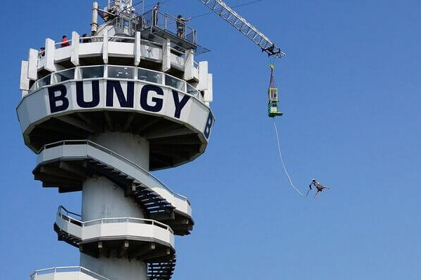 Die Geschichte des Bungee Springen Die Geschichte des Bungee Springen
